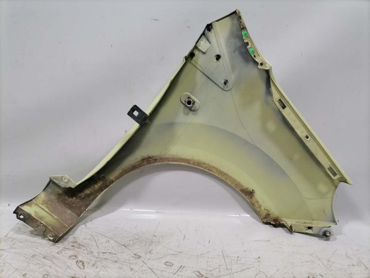 Renault Twingo 2 original Kotfl&uuml;gel vorn links OVF91 Gr&uuml;n BJ09